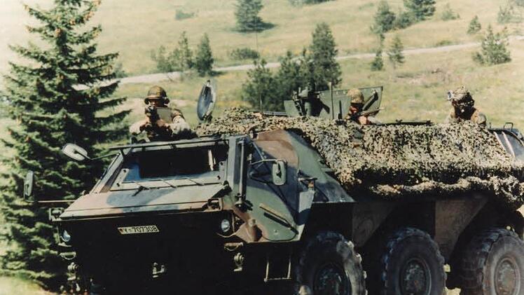 Transportpanzer Fuchs auf dem Übungsplatz in den 1990er JahrenFoto: Archiv/ Bundeswehr