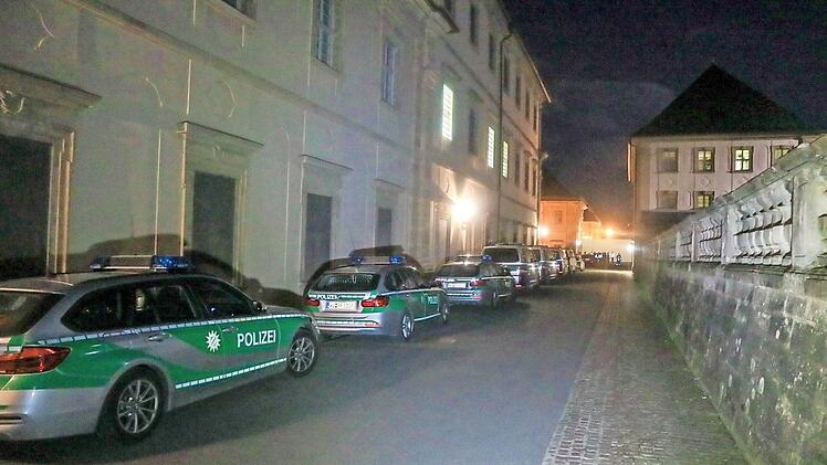 Ein Großaufgebot an Einsatzkräften war bei der Ebracher JVA Ebrach angerückt. Archivbild: News5/Merzbach