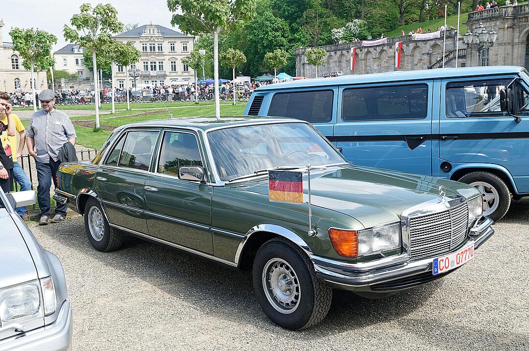 Über 500 Autos zogen Besucher aus nah und fern an