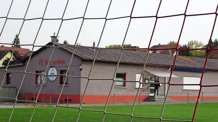 Das Sportheim des FC 46 Großwenkheim besteht seit 50 Jahren. Am 7. Februar 1966 erfolgte der erste Spatenstich.  Foto: Anton Then