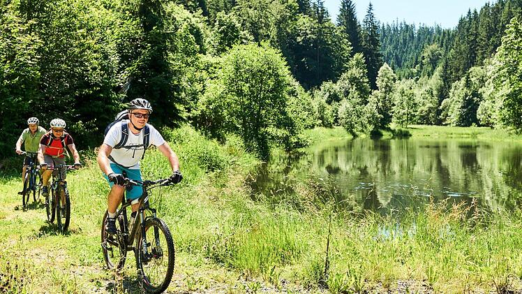 Tourismus, Lebensqualität, Land- und Forstwirtschaft - es gibt viele Themenbereiche, die von einem Nationalpark Frankenwald berührt werden würden. In den kommenden Wochen soll sich dazu ein reger Dialog entwickeln.  Foto: Frankenwald-Tourismus/Marco Felgenhauer