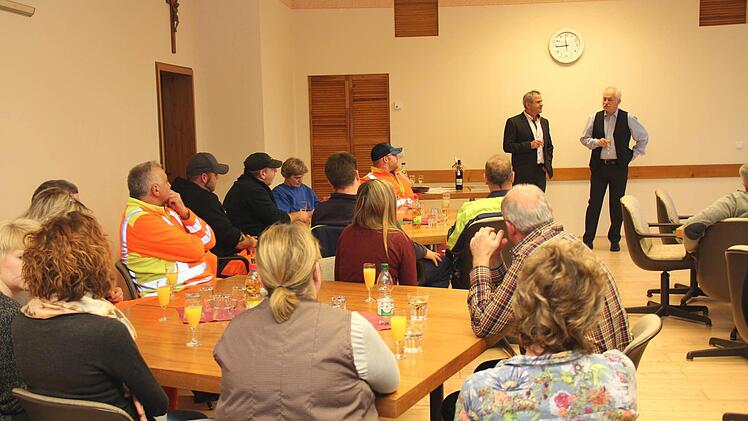 Blick in die Runde der Gratulanten Foto: Johanna Blum