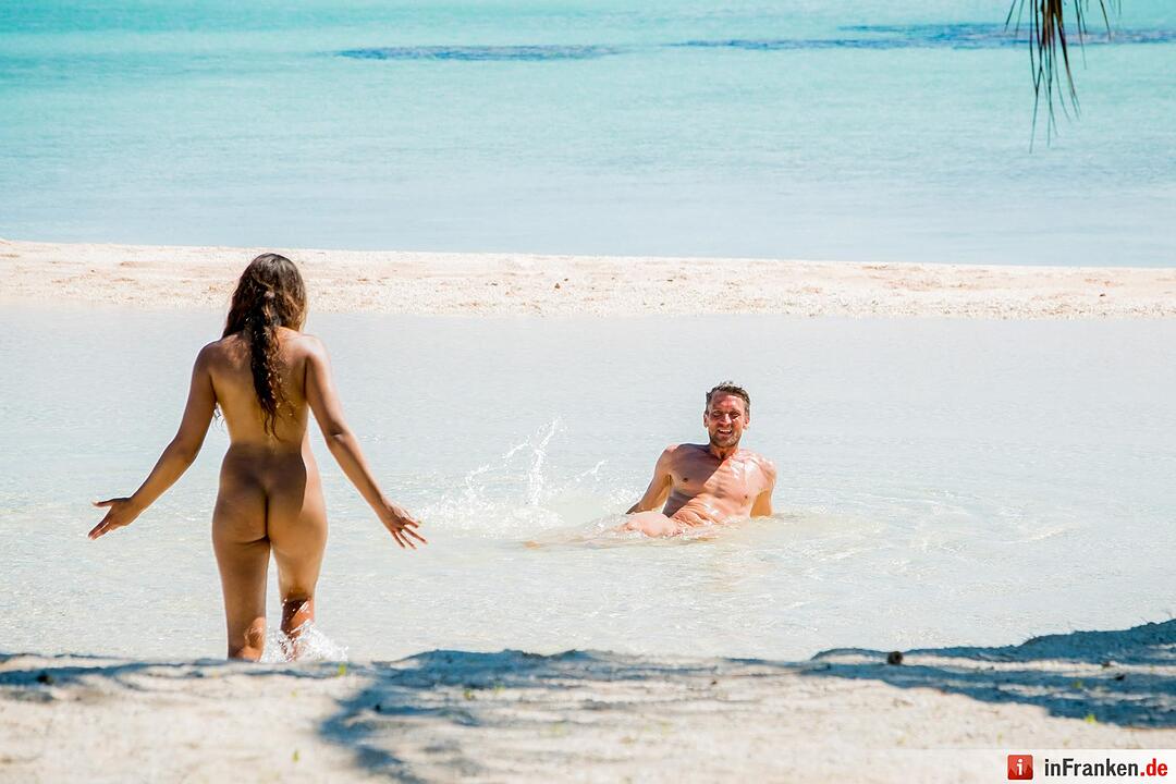 Adam sucht Eva - Promis im Paradies