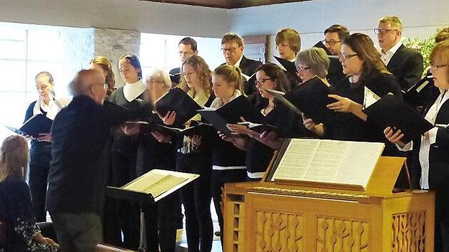 Der "Coro pro Musica" beim Konzert der evangelischen Kirchengemeinde Foto: Pauline Lindner