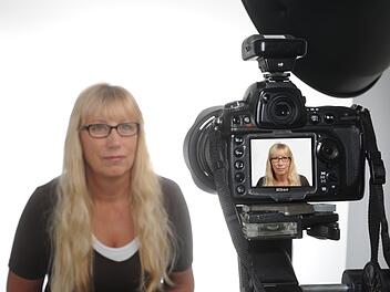 Passbilder werden derzeit noch per Papierabzug von den Fotostudios zu den Passämtern der Gemeinden übertragen. Foto: ProMedia