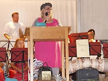 Kirchweihpredigerin Claudia Helmprobst nahm frei von der Leber so manches auf die Schippe.  Foto: privat