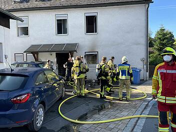 Feuer in Mehrfamilienhaus ausgebrochen
