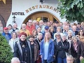 Die Wandergruppe am Hotel in Gries am Sellrain.