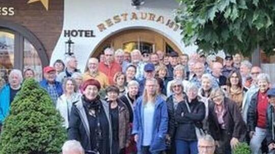 Die Wandergruppe am Hotel in Gries am Sellrain.