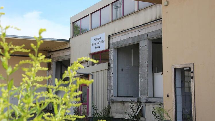 Der Schlachthof steht seit 2013 leer und ist inzwischen ausgeweidet. Foto: Simone Bastian