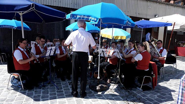 Die Jugendkapelle Aurachtal mit Wolfram HeinleinRichard Sänger