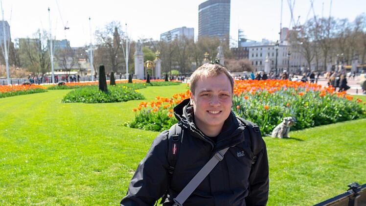 Die Fotoausrüstung immer dabei: Florian Bleymann in London.Bleymann