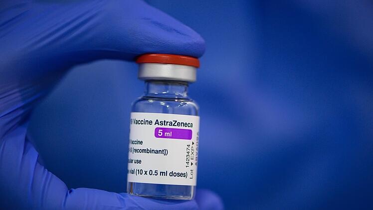 Zahlreiche Menschen im Landkreis wollen sich mit dem Impfstoff Astrazeneca impfen lassen.