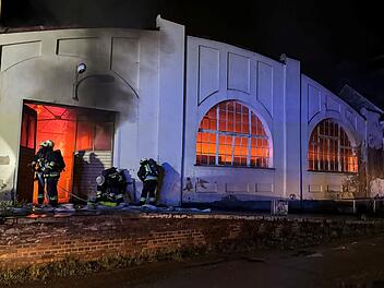 Mainleus: Schon wieder Brand in Mordhaus-Straße - 180 Feuerwehr-Kräfte im Einsatz