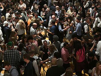 Unfassbare Preise beim Oktoberfest 2025: Steak kostet mehr als 200 Euro
