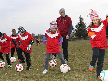 Wie die Fußball-Knirpse aus Stadtsteinach und Untersteinach spielen ab nächster Woche die Kulmbacher F2-Junioren in der Fair-Play-Liga ohne Schiedsrichter und ohne Tabelle. Foto: Stephan Tiroch