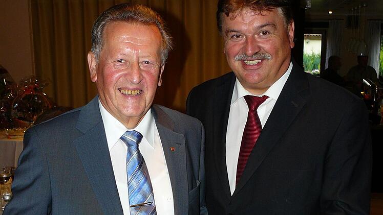 Auch Landrat Klaus Peter Söllner gratulierte herzlich.