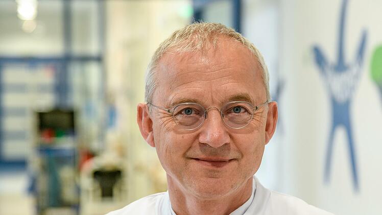 Prof. Dr. med. Johannes G. Liese hat die Leitung des Bereichs pädiatrische Infektiologie und Immunologie an der Kinderklinik des Universitätsklinikums Würzburg. Foto: Oschmann
