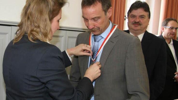 Michael Kraus hat die Silberne Bürgermedaille der Gemeinde Ludwigschorgast erhalten. Fotos: Sonja Adam