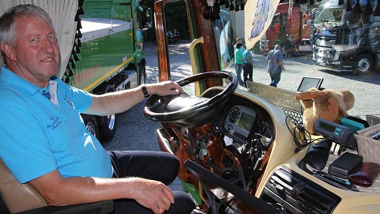 Der Elch fährt immer mit.