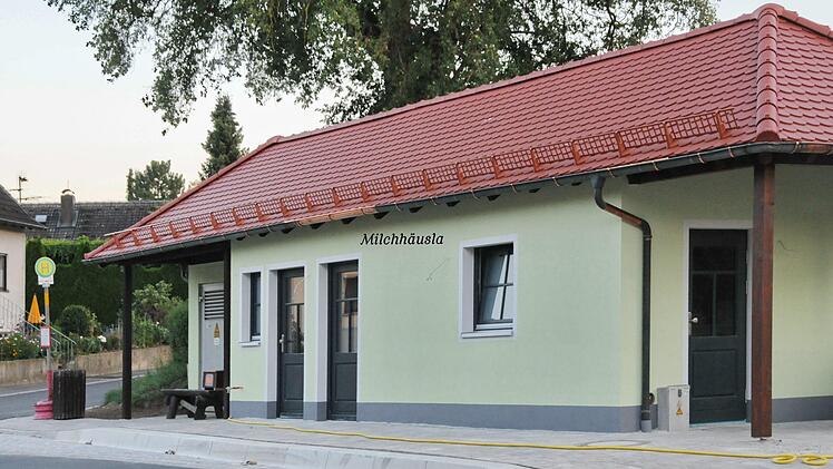 Die Haltestelle vor dem Milchhaus in Honings, die von den Bussen nicht angefahren wird. Foto: Karl Heinz Wirth