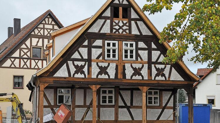 Die ehemalige Dorfschmiede in Happertshausen wird auch mit Leader-Mitteln gefördert.  Foto: Martin Schweiger