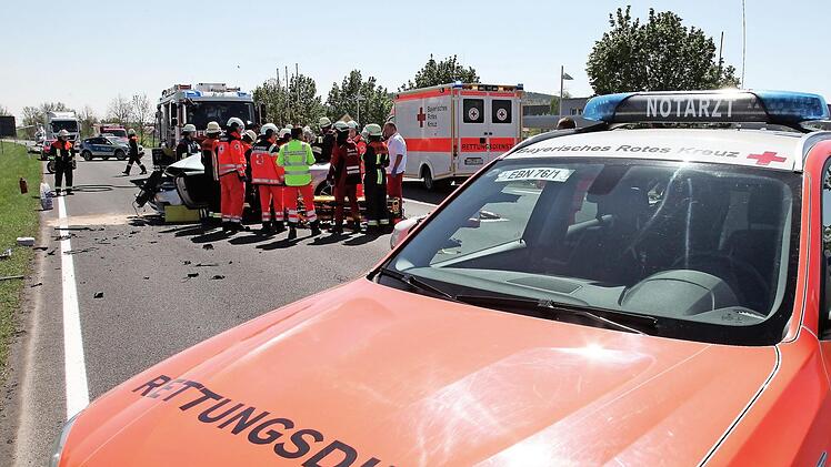 Die Helfer sind zuverlässig zur Stelle und nahe dran, um zu helfen. Oftmals eine harte Probe für die eigene Psyche. Foto: Symbolbild/Michael Will