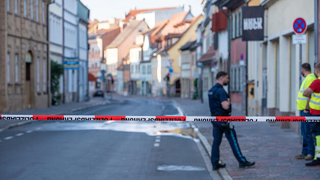 Wasserrohrbruch in Bamberg - Fahrbahndecke einsturzgefährdet