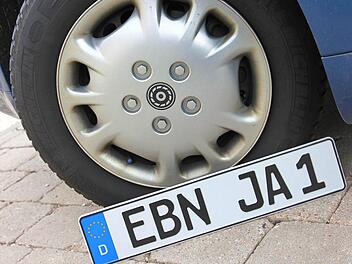 Die Eberner fahren auf ihr EBN-Kennzeichen ab. Bekommen sie es noch?  Fotos: Michael Will
