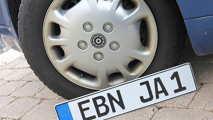 Die Eberner fahren auf ihr EBN-Kennzeichen ab. Bekommen sie es noch?  Fotos: Michael Will