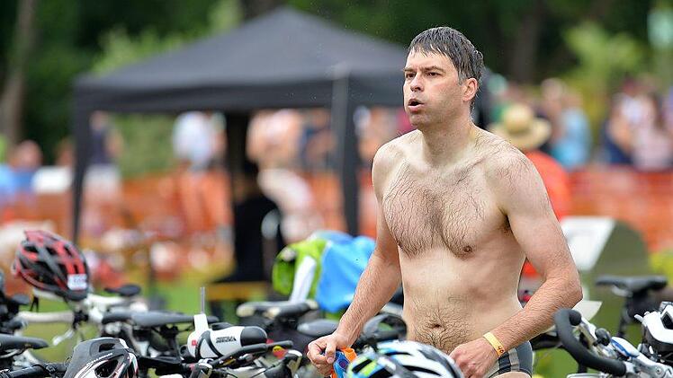Nach dem Auftaktschwimmen ging es f&uuml;r die Teilnehmer beim Forchheimer Stadttriathlon auf dem Rad weiter, ehe der abschlie&szlig;ende Lauf anstand. Picturedreams