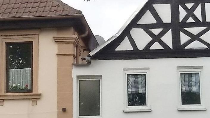 Auch in Marktzeuln gab es ein Kino. Die breite Eingangstür ist noch vorhanden an dem Haus in der Quellengasse (neben der griechischen Gaststätte). Foto: Heinz Fischer