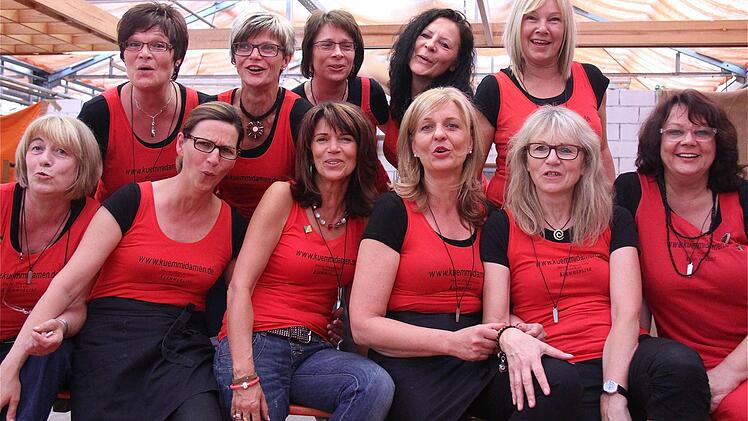 Die Hälfte aller Kümmidamen. Die andere Hälfte war gerade im Service beim Dorffest.