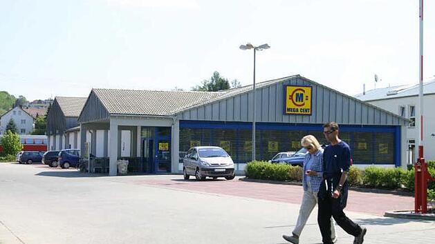 Der ehemalige Lidl- und Megacent-Markt in der Haidfeldstra&szlig;e 6 in Forchheim Archivfoto: mam