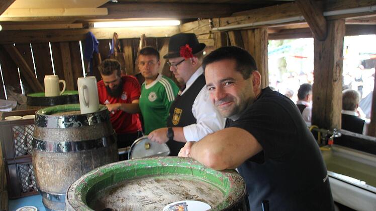 Das Kirchweihteam im Ausschank. Foto: Veronika Schadeck