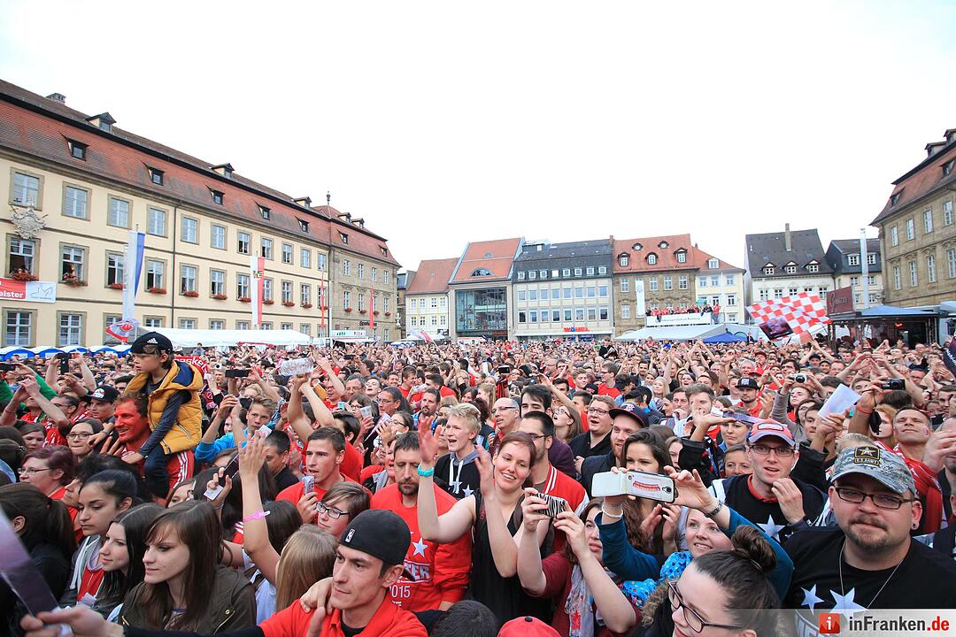 Meister-Party am Maxplatz