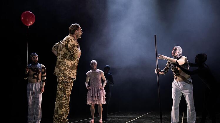Szene aus "Mamma Medea" am Landestheater CoburgFoto: Jochen Berger