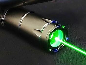 Laserpointer sind nicht nur im Straßenverkehr gefährlich, sie können auch den Augen schaden.  Foto: Archiv