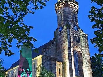 Die Stadtkirche soll im Zuge der Marktgestaltung  ins rechte Licht gerückt werden.Foto: CT-Archiv / Albert Höchstädter