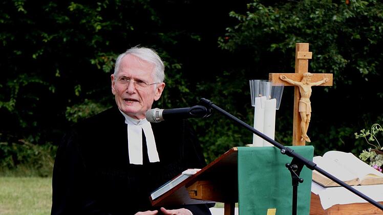 Festprediger Pfarrer i.R. Helmut Bullemer.Günther Geiling