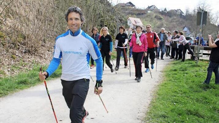 Auch auf der Strecke in Hollfeld ganz vorne dabei der ehemalige Olympia-Silbermedaillengewinner im Ski-Langlauf Peter Schlickenrieder Foto: Gerhard Leikam
