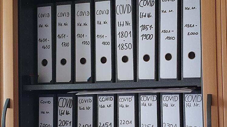 Die Corona-F&auml;lle f&uuml;llen mittlerweile etliche Aktenschr&auml;nke im Kulmbacher Gesundheitsamt. Foto: Christine Fischer