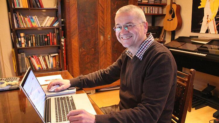 Alois Kotzer hat seinen Pfarrchor auf den Gemeindeseiten auf infranken.de bereits angelegt.  Foto: Sabine Memmel