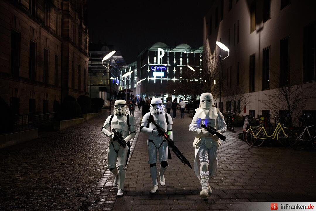 Star Wars Fans feiern Filmstart in Nürnberg