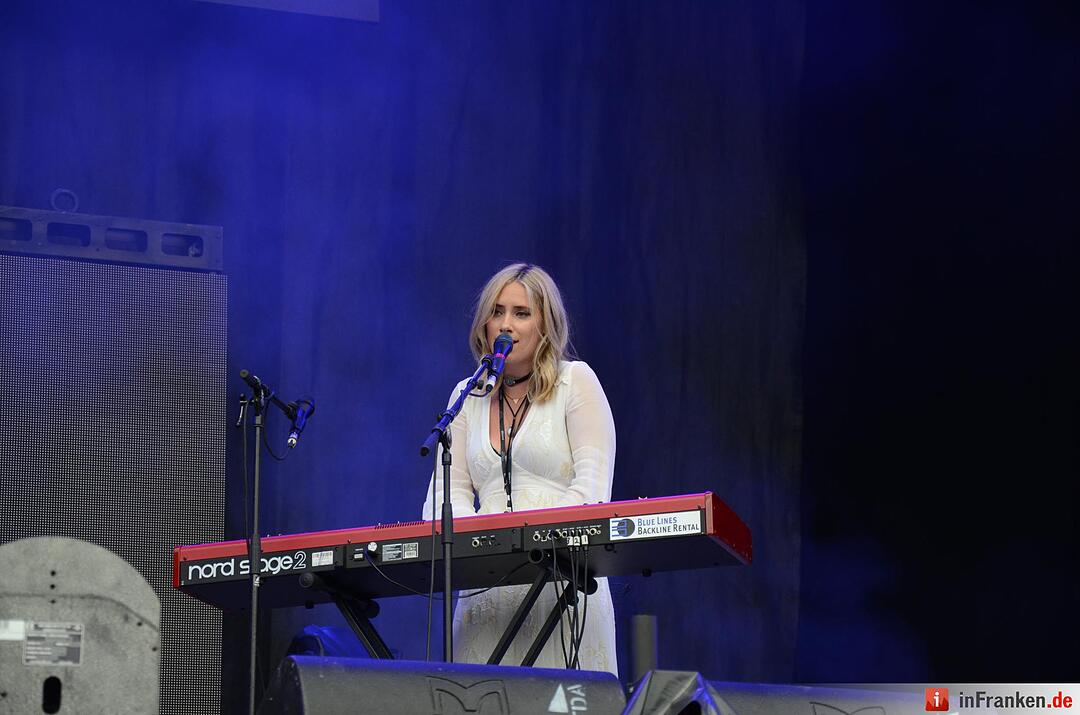 Rock im Park 2016 - Walking On Cars