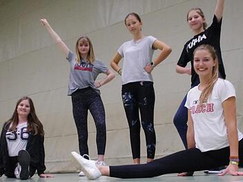 Sie haben viel Spaß am Training (v. l.): Luna Bartnik, Marie Hamm, Emma Müller, Leni Jakob und Julia Geiger.  Foto: Marco Meißner