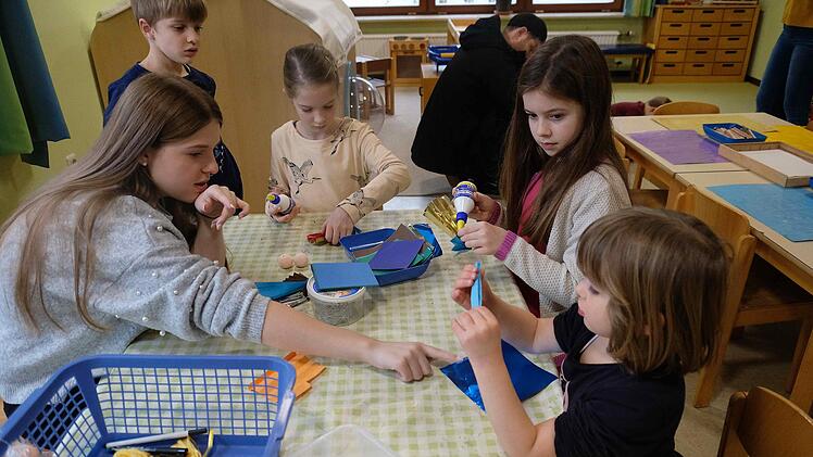 Die Kinder dürfen beim Tag der offenen Tür basteln.Foto: Gerd Schaar