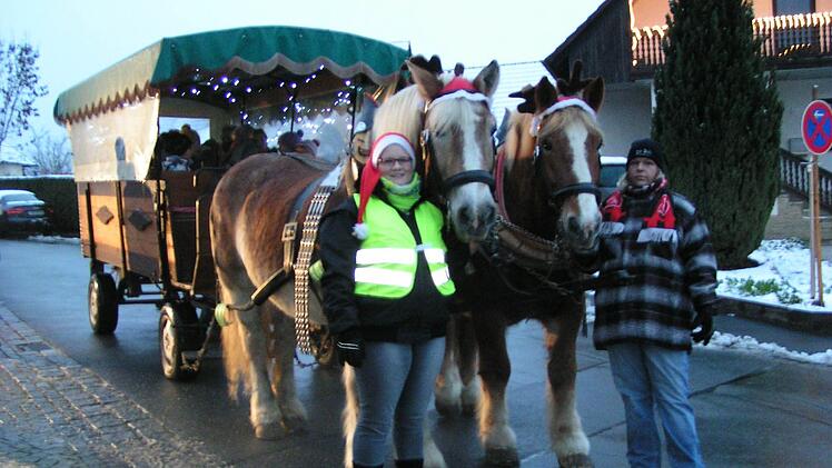 Kinder bei der Kutschenfahrt Foto: Heidi Amon