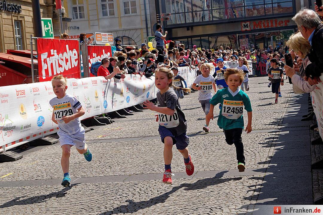 Weltkulturerbelauf 2017 in Bamberg: Der Zieleinlauf am Maxplatz
