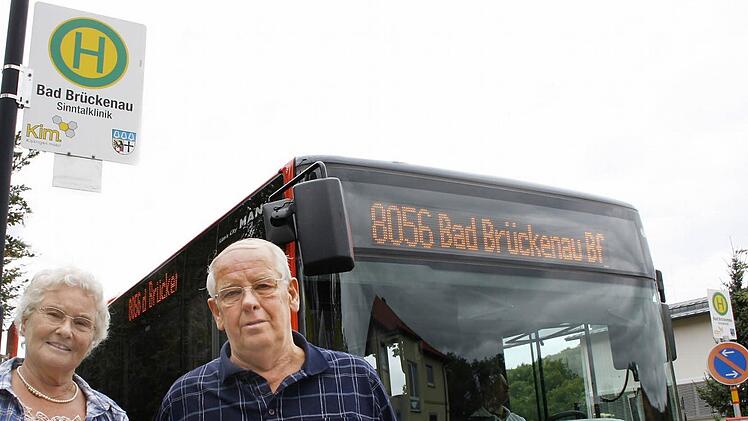 Kurgäste wie Waltraud und Egon Manfraß dürfen demnächst kostenlos mit dem Bus fehren. Foto:Ruppert